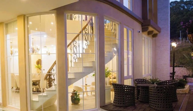 Silent Night Villa
