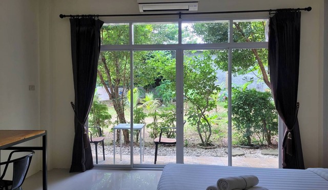 Snooze Inn Phuket in Pa Klok