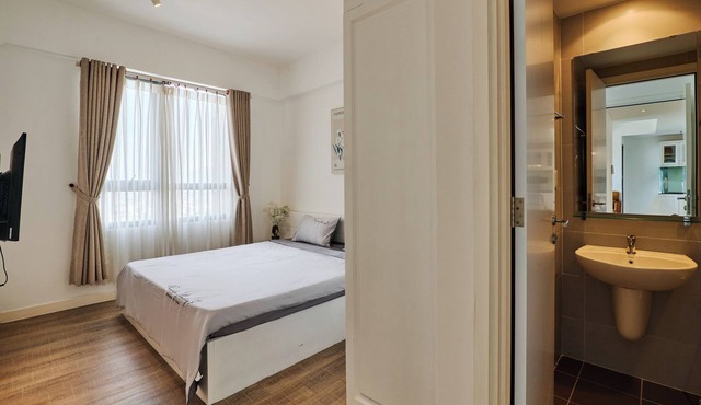 Spacious 2BR Apt w/Lanmark 81 View 5mins to Metro station