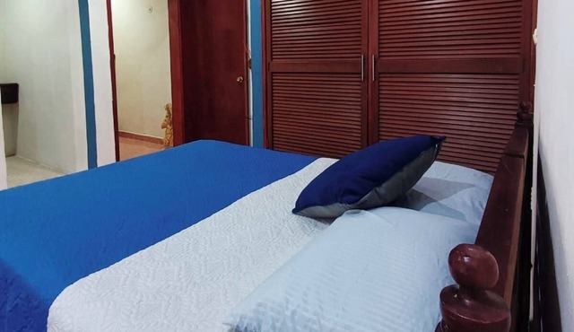 Spacious 5-bedroom house in wonderful Valladolid with AC, WiFi in Valladolid