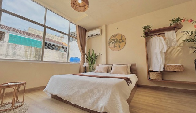 Spacious and Sunny Apartment with Gorgeous View