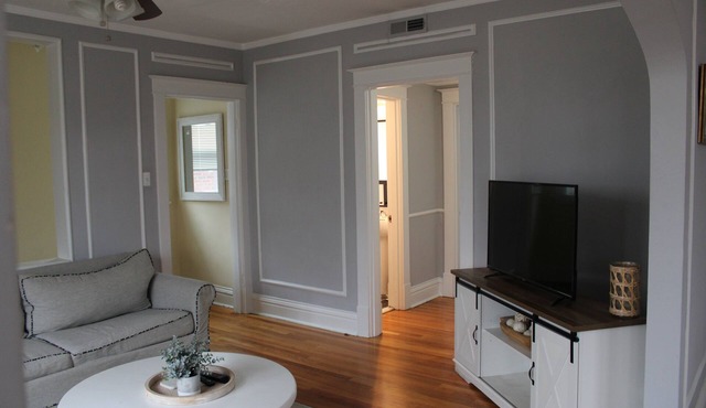 Spacious Aparment in the center of St. Louis. in Richmond Heights