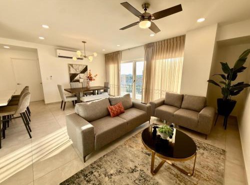 Spacious Central Apartment, Pool & Gym, Group Friendly in Hermosillo