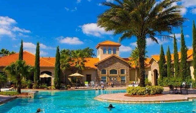 Spacious, Clean, Updated 2 Bedroom 2 Bathroom Close To Parks Golf and Amenities in Orlando