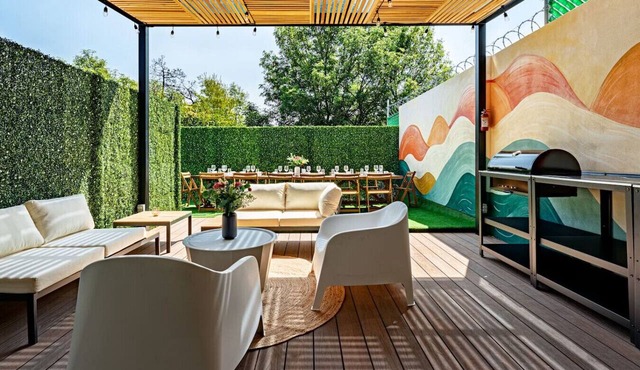 Spacious Condesa Stay, Rooftop Dining, BBQ in Ciudad de México