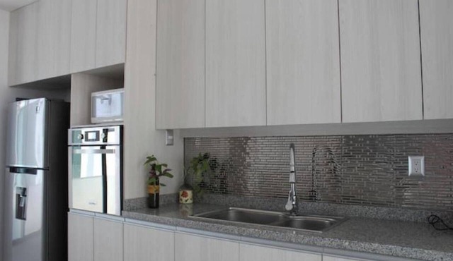 Spacious ground-floor apartment with an indoor fireplace. in Santiago de Querétaro