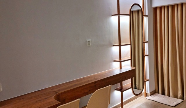 Studio with window- 5-min cab to central districts