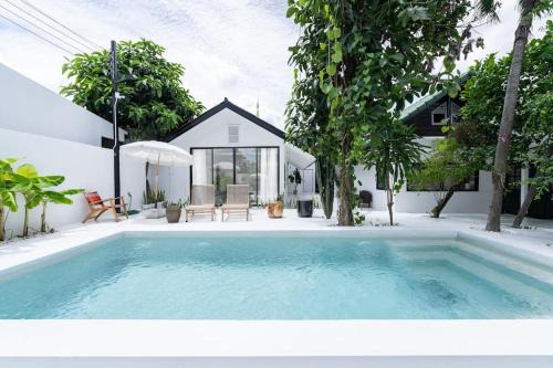 Stunning Pool Villa - In Old Town Chiang Mai Daily Housekeeping in Chiang Mai