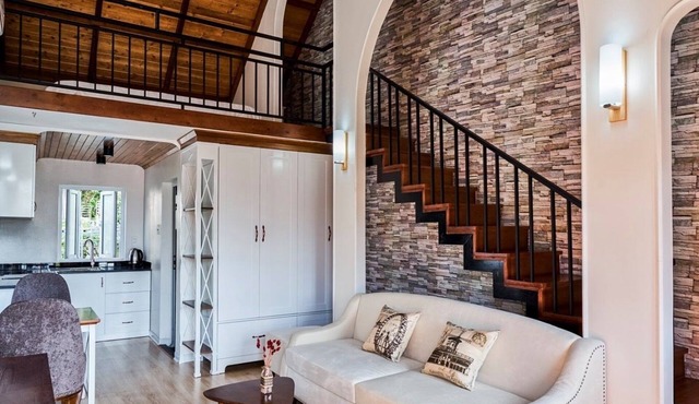 Stylish Studio in Peaceful Ha Long Neighborhood – Family-Run