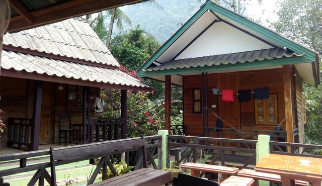 SuanPhao Guesthouse