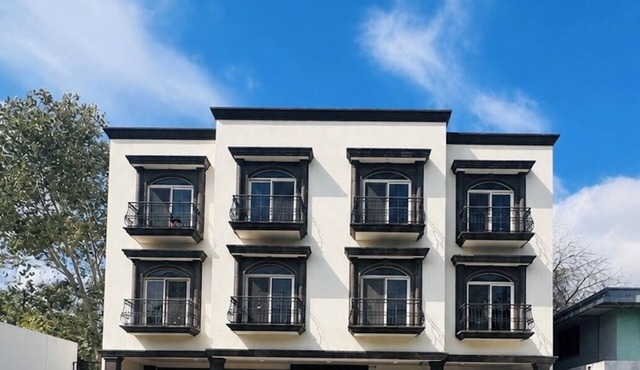 Suite A, 2BR/2BA in San Pedro Garza Garcia, Centrito Valle in San Pedro Garza García