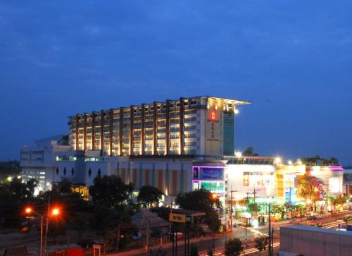 Sunee Grand Hotel and Convention Center in Ubon Ratchathani
