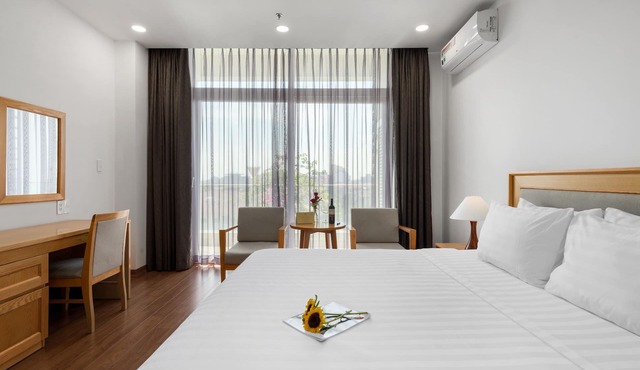Sunflower International Village