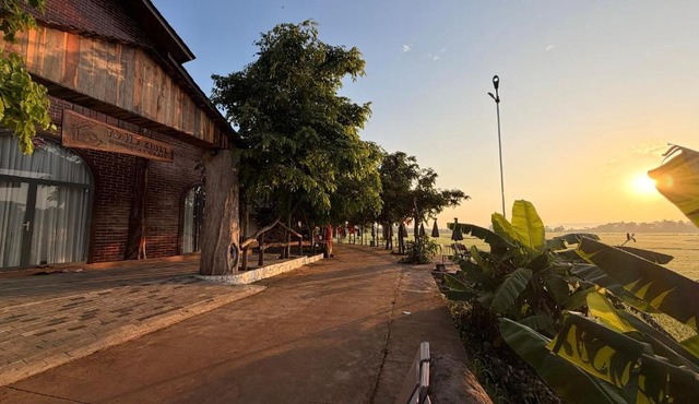 Tờ Hờ Chill Homestay & Cafe
