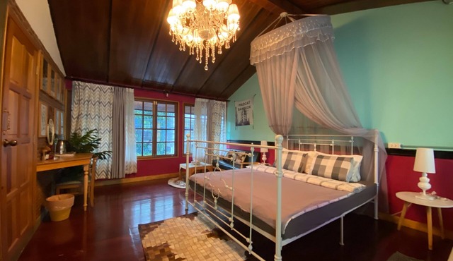 T-house Bkk - 6BR Max15people private house with swimming pool, Bangkok Thailand in bangkok