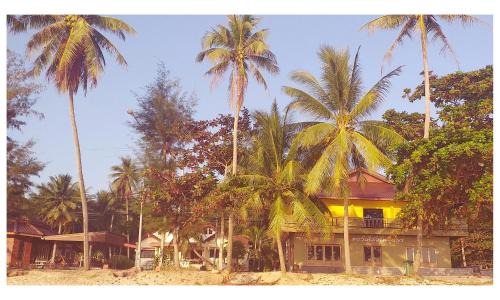 TAWAN RESORT in Pathiu