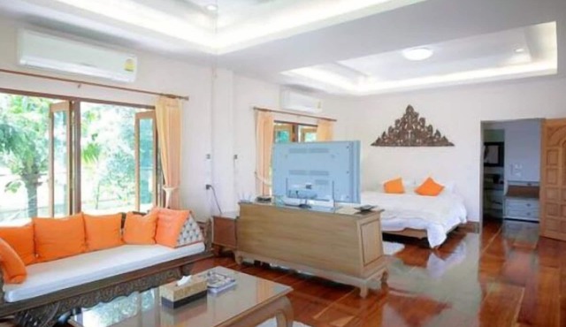 Tharnrarin Villa Suphan Buri in Doem Bang Nang Buat