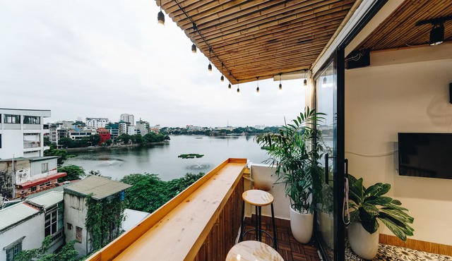 The Autumn Homestay