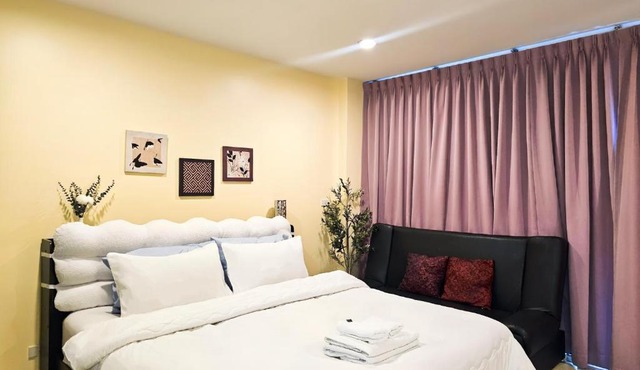 The Beach Bangsaen Condo 327/30
