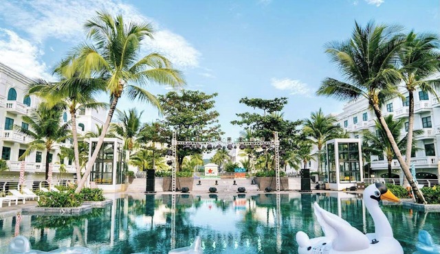 The Costis Homestay & Hotel