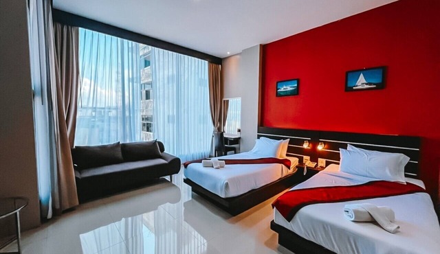 the harbour front hotel in Surat Thani