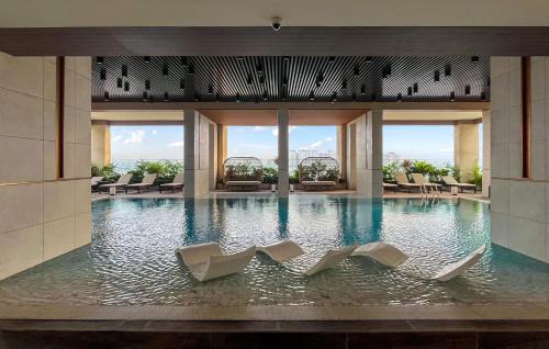 The Kieu Suites with Free Gym and Pool