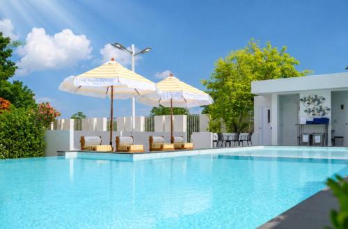THE NAVY HOUSE HOTEL in Pattaya