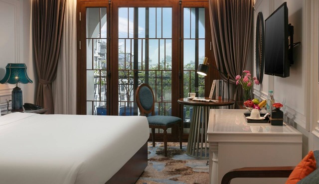 The Oriental Jade Hotel
