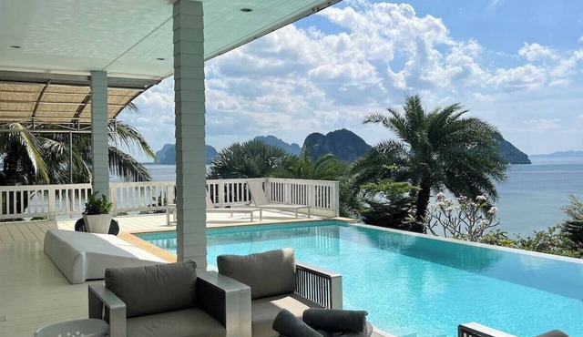 The Sunny Hill Estate - 240° Sea Views + Helipad
