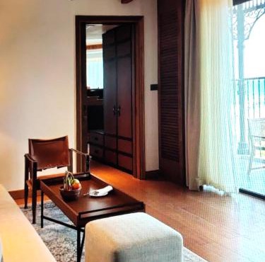The Yale Suites Beachfront