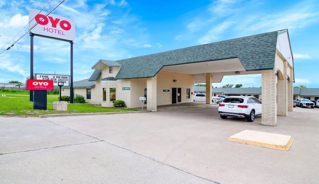 Three Rivers TX|2 King Bed in Three Rivers TX