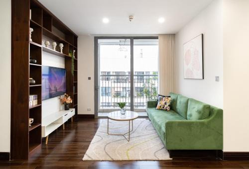 Times City - Luxury 4BR Pool View