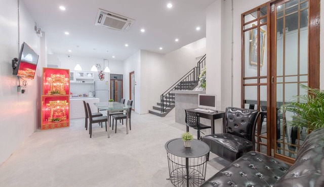 Tiny Taladnoi Hostel