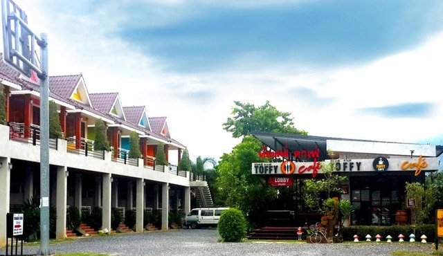 Toffee House in Ban Wang Takhrai