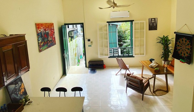 Trang Tien | Indochine French villa w/huge LV & BR - 3' to Hoan Kiem lake