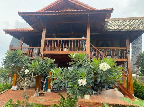 Tree house in Ho Tram