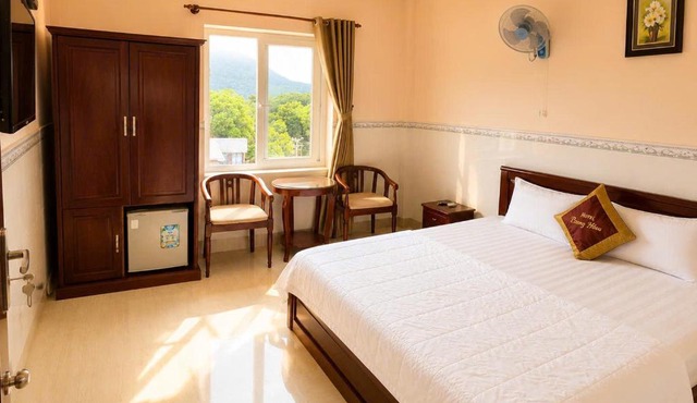 Trung Hậu Hotel