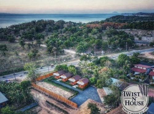 Twist'N'House