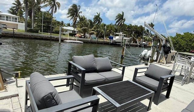 Upscale 3BR/3BA Waterfront Apt/Sleep 7 in Miami