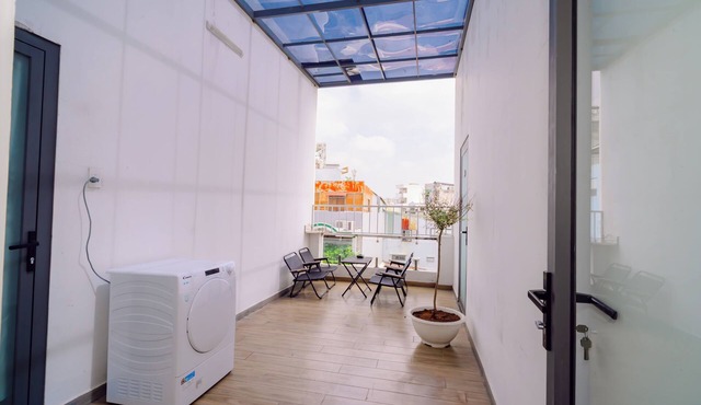 Urbanest Serviced Apartment - Near airport
