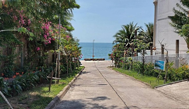 Victoria hotel Beachfront near to Night market in center of Phu Quoc