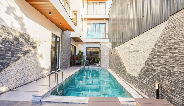 Vidanang Luxury Villa - 07 Bedrooms - Pool - Sauna - Karaoke - BBQ - Lift