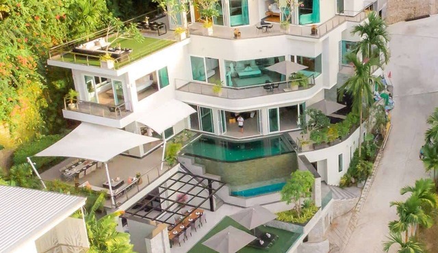 Villa Namaste 7BR Luxury Seaview - Full services in Talang