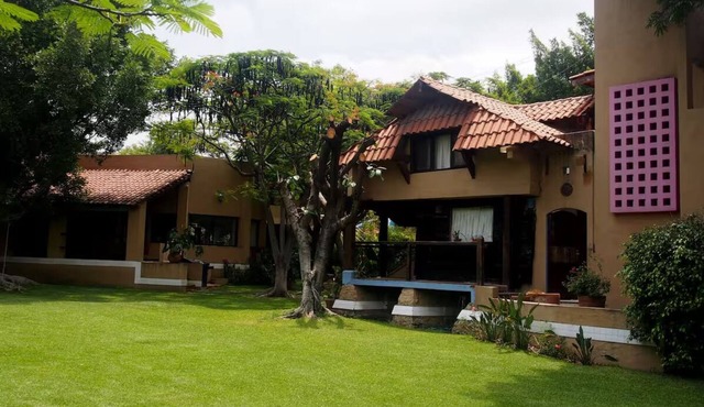 Villa residencial cerca de Cuernavaca 8 a 23 personas in Jiutepec