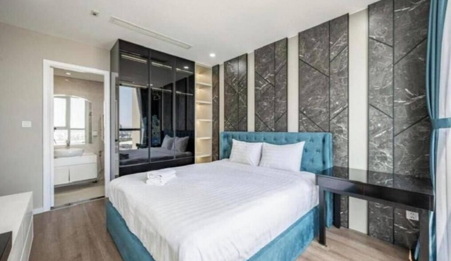 Vinhome Landmark 81 Suites Deluxe Apartment