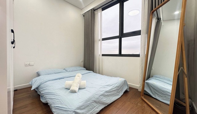 Vinhomes D’Capitale | 2BR with Full Amenities & City Access