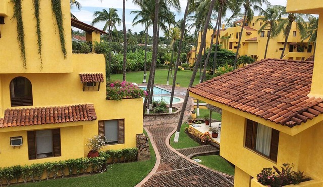 Welcome to luxury department 100% equipped in Club Santiago Manzanillo. 3 rooms. in Manzanillo