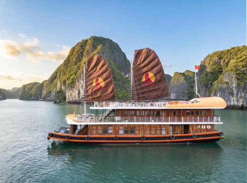 Wooden Cozy Cruise