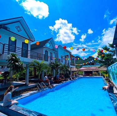 YoLo Pool Bar Villas & Garden Restaurant
