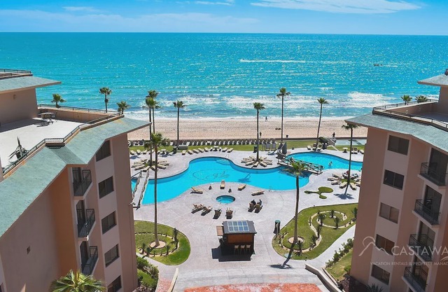 Beachfront Upper Floor Luxury Condo - Sonoran Spa N703 1 BR 1 BA Next to the Pool, High Speed Wi-Fi in Puerto Peñasco